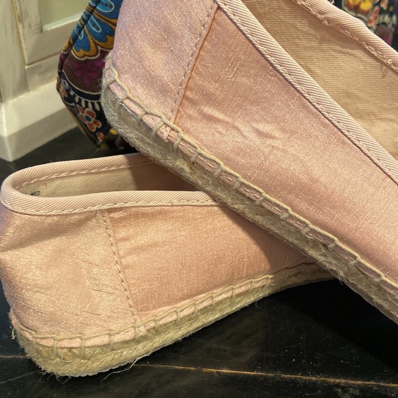 Vera Wang Espadrilles Jeweled at toe!  NWOT special me gift - Picture 3 of 4